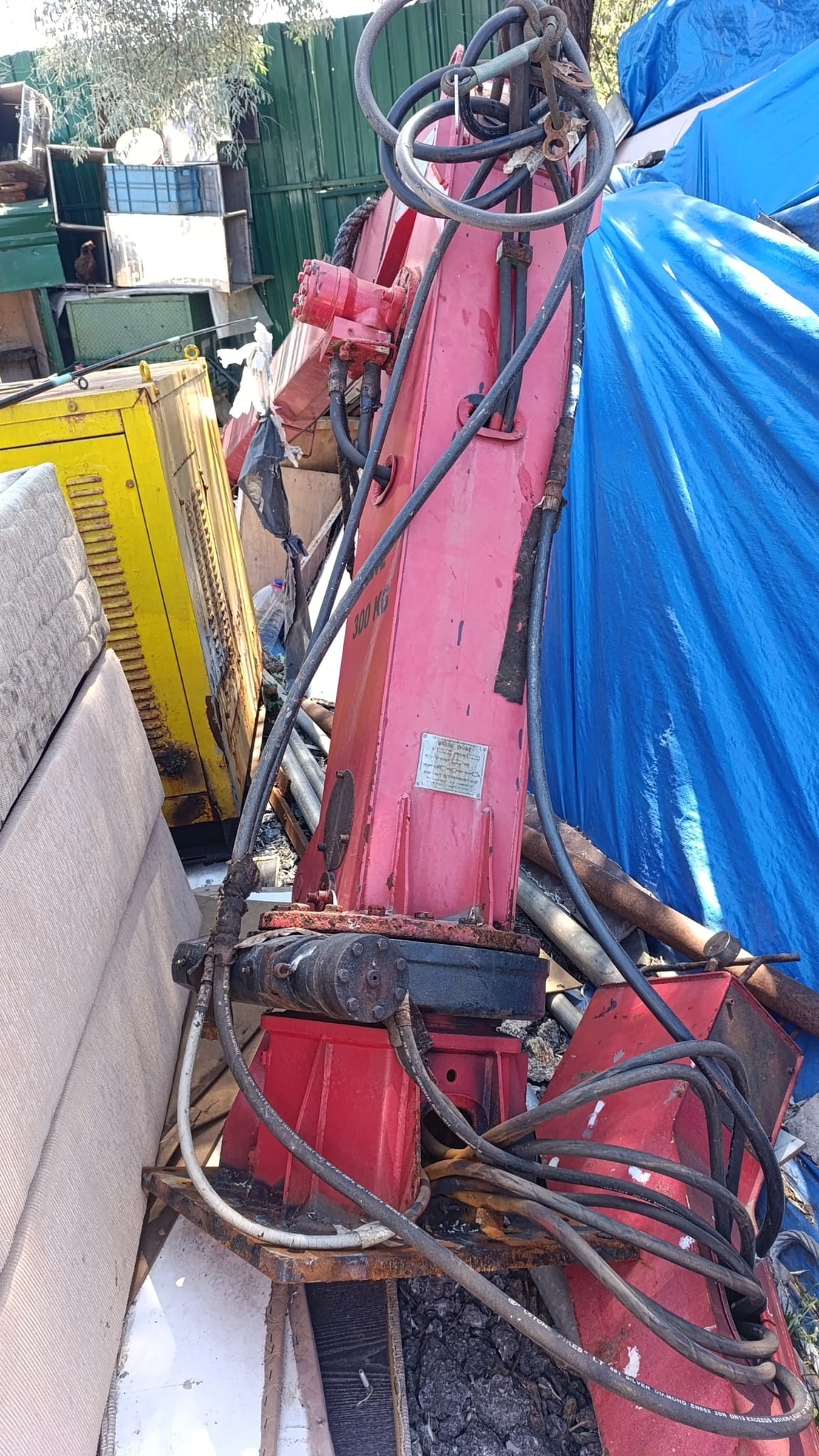 MARINE CRANE