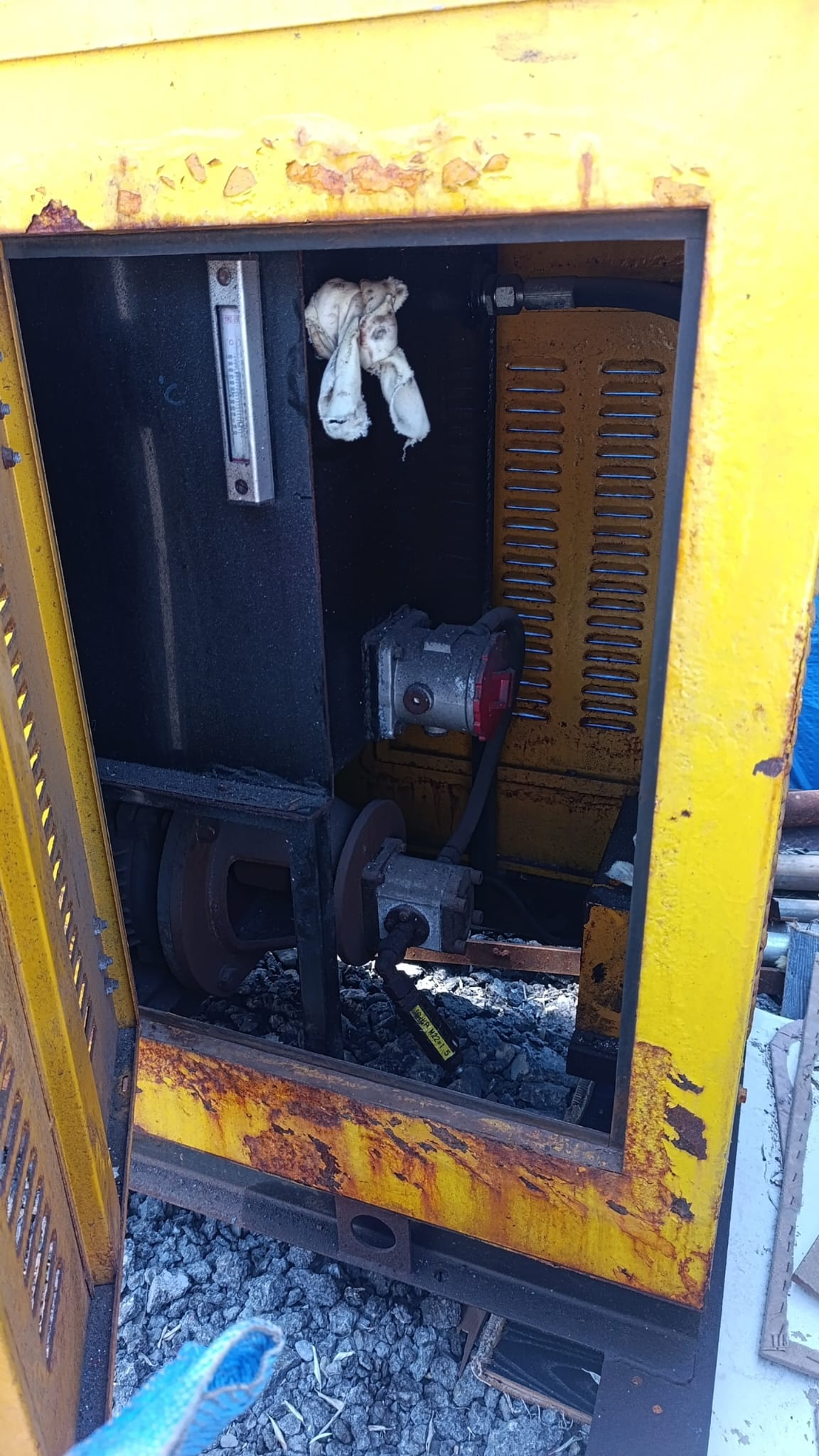 MARINE CRANE